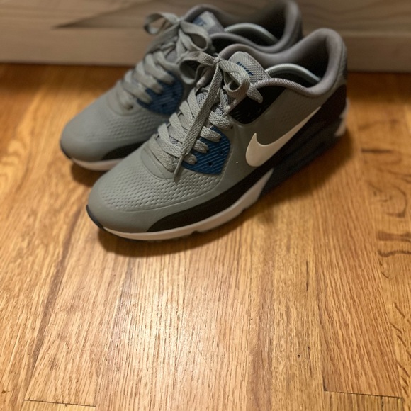 Nike Air max 90 G golf shoes size 10 used maybe 3-5 times great condition. - Picture 4 of 4